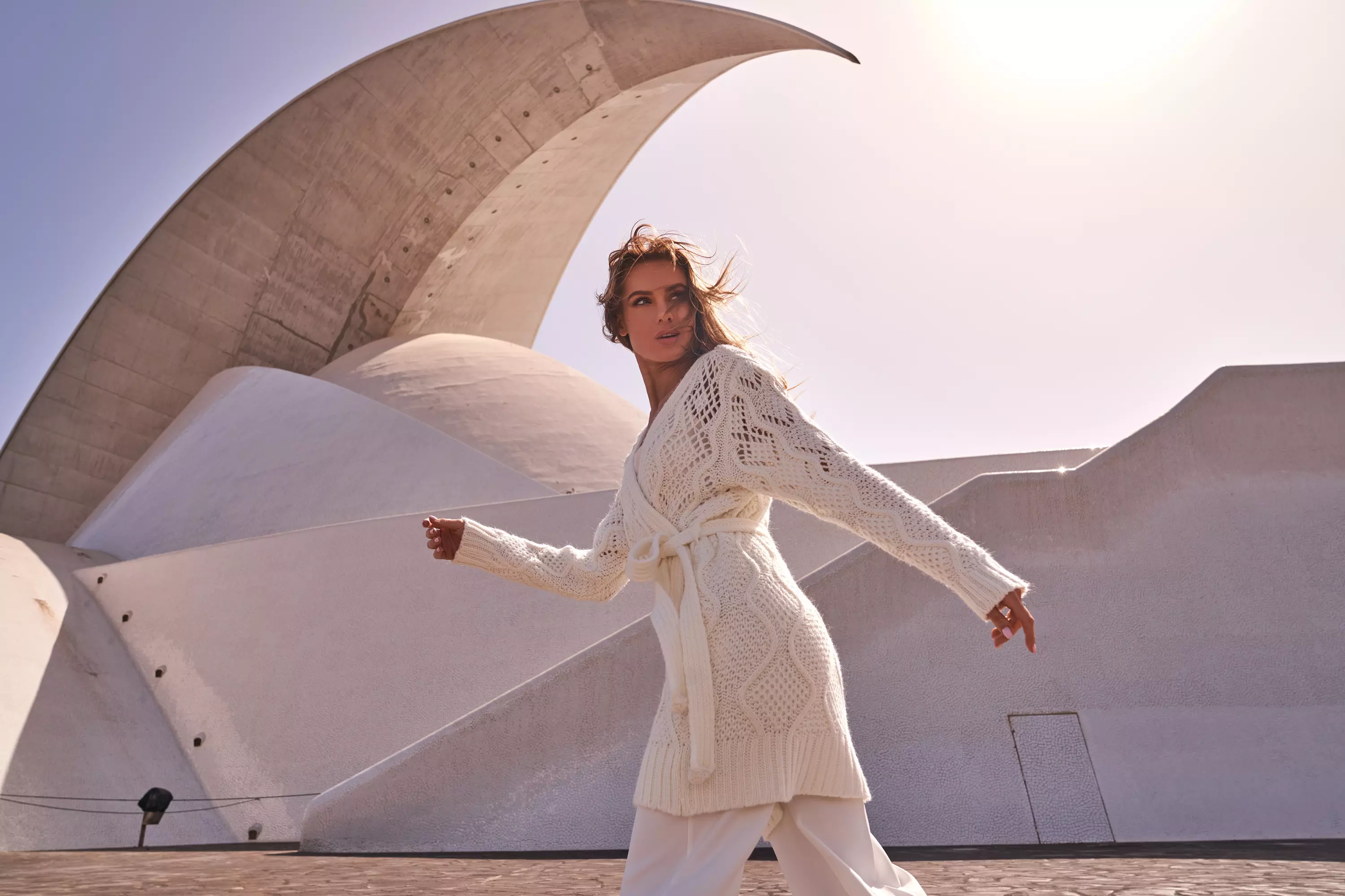 ażurowy swteer damski 